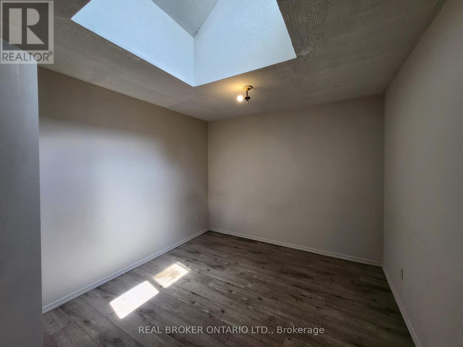 5130 Dundas Street W, Toronto, Ontario  M9A 1C2 - Photo 18 - W12294621