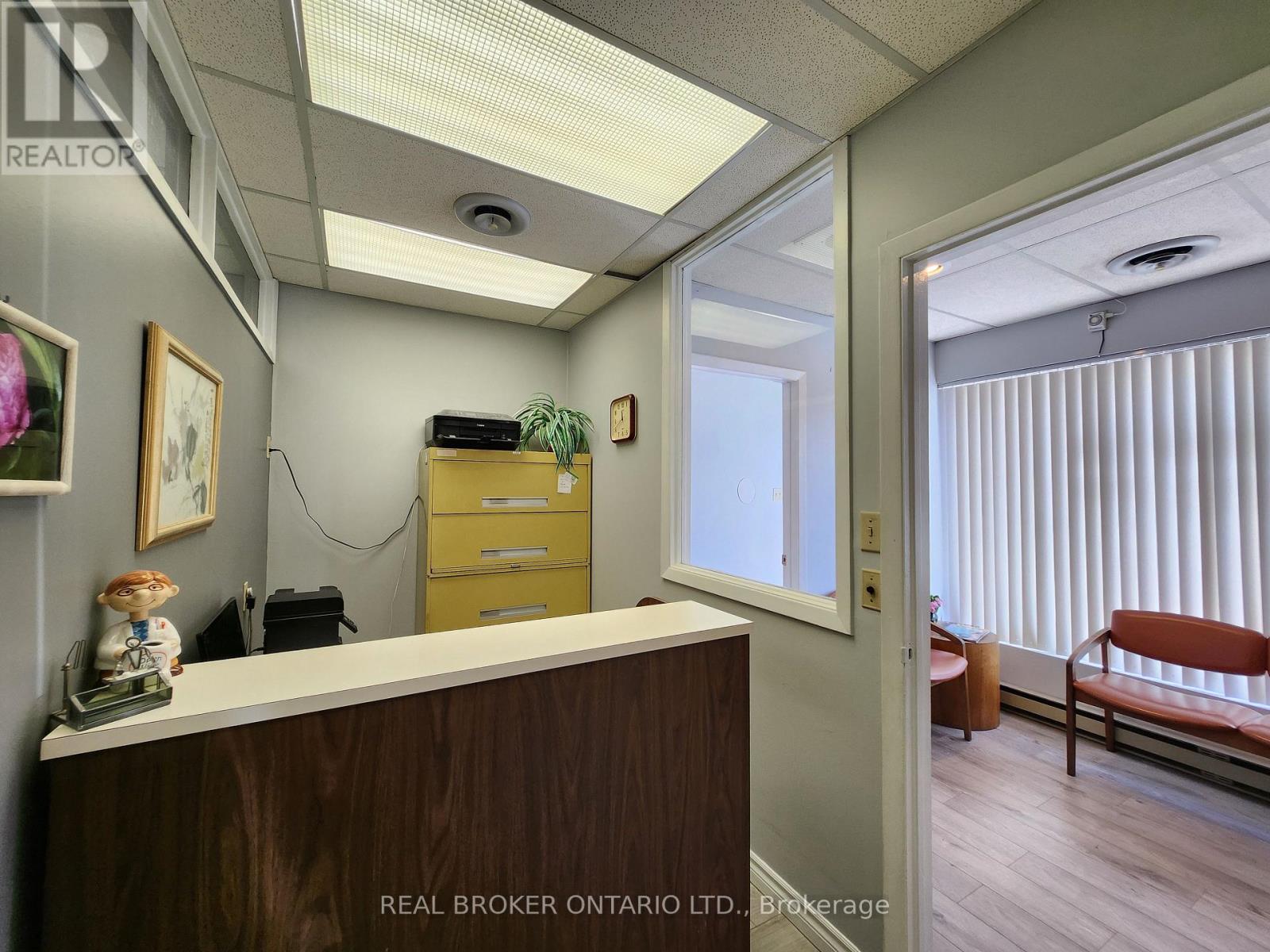 5130 Dundas Street W, Toronto, Ontario  M9A 1C2 - Photo 5 - W12294621