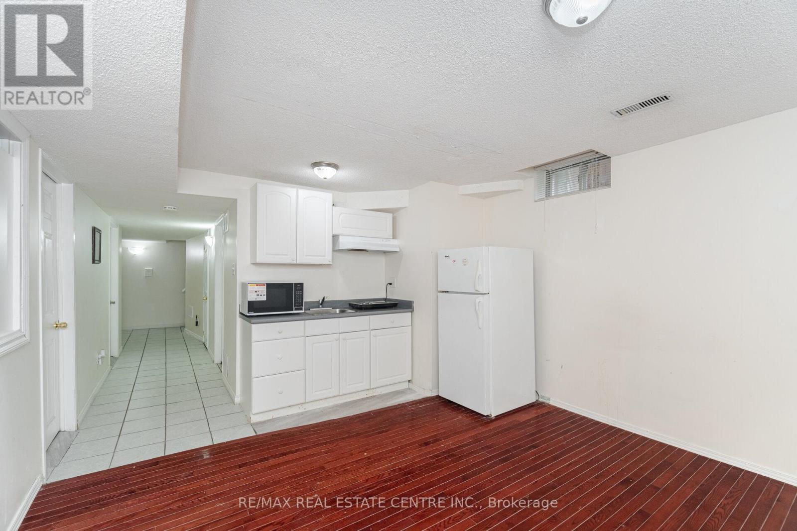 2931 Gardenview Crescent, Mississauga, Ontario  L5M 5T3 - Photo 31 - W12381796