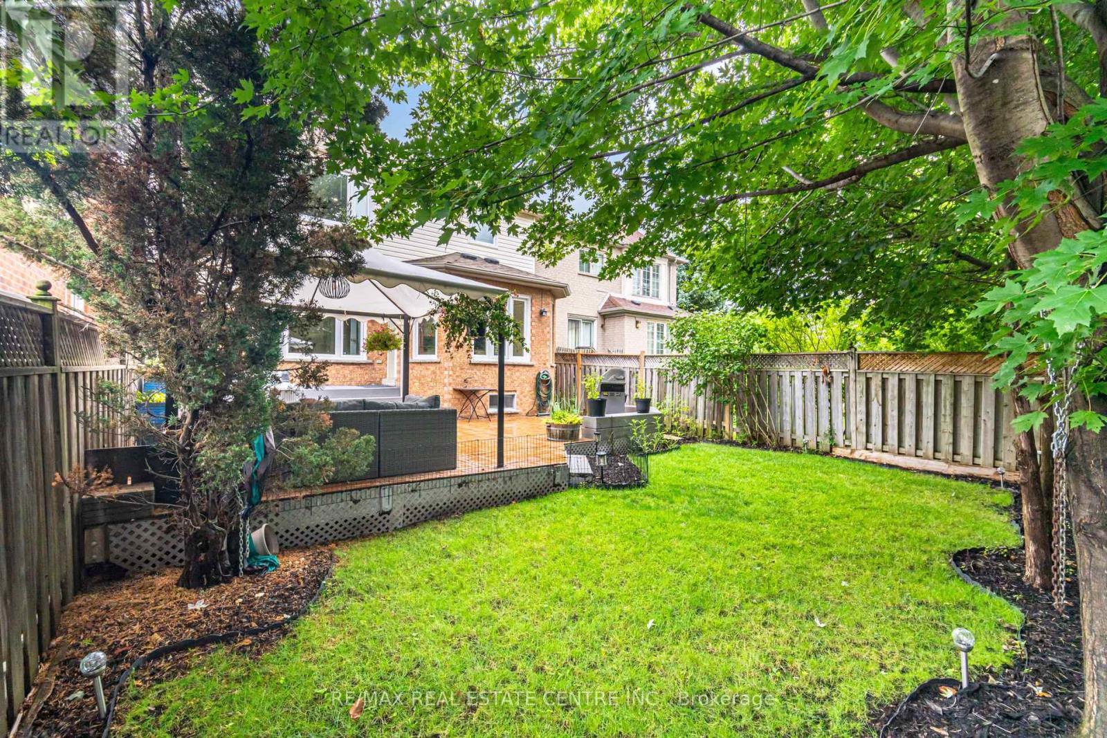 2931 Gardenview Crescent, Mississauga, Ontario  L5M 5T3 - Photo 39 - W12381796