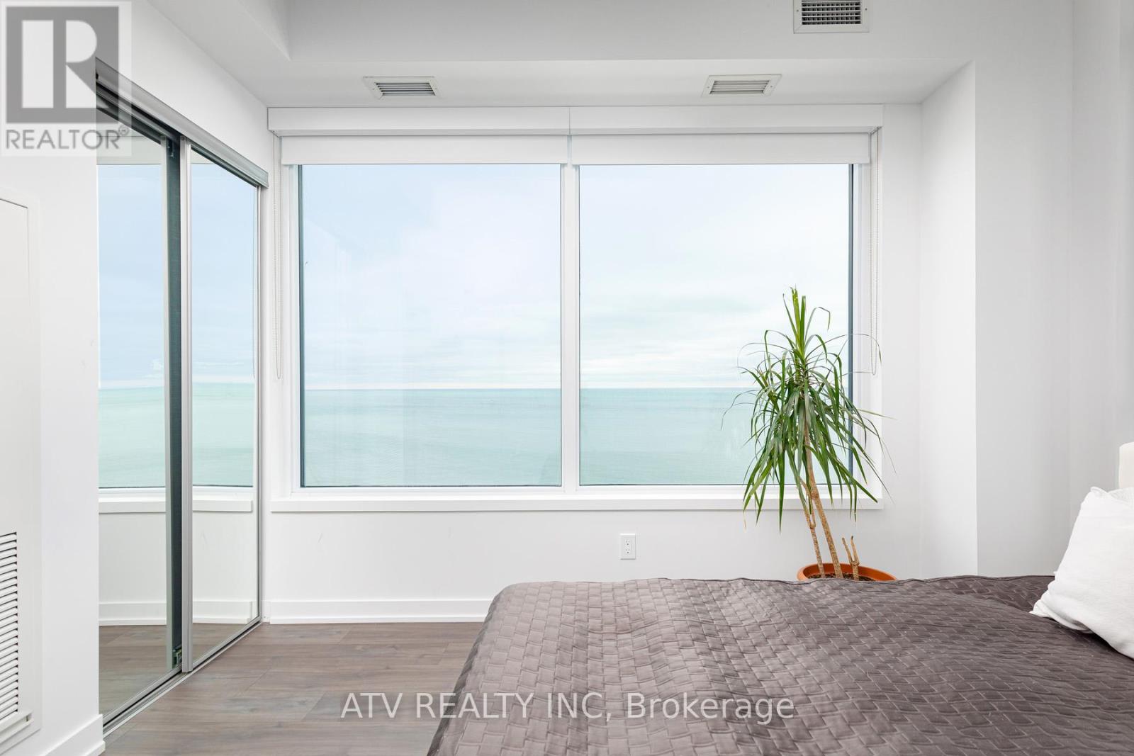 1810 - 1926 Lake Shore Boulevard W, Toronto, Ontario  M6S 1A1 - Photo 12 - W12441878