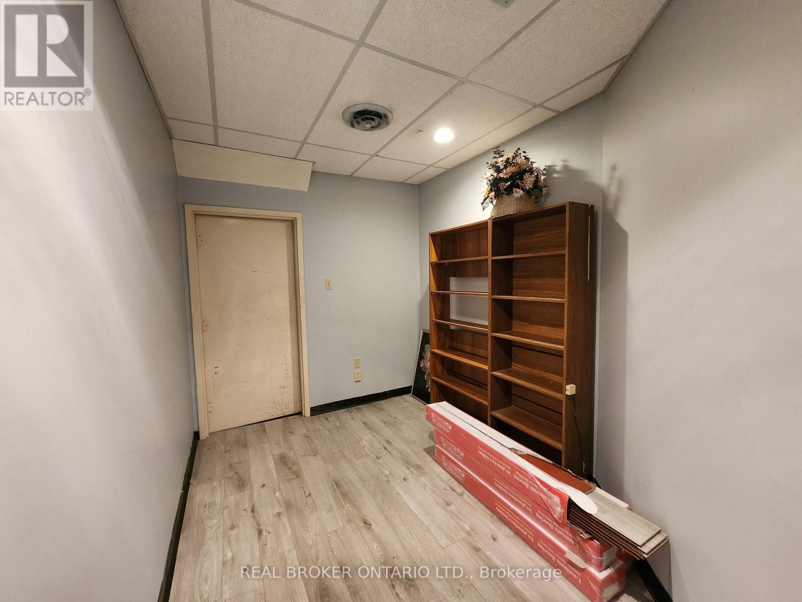 5130 Dundas Street W, Toronto, Ontario  M9A 1C2 - Photo 13 - W12294621