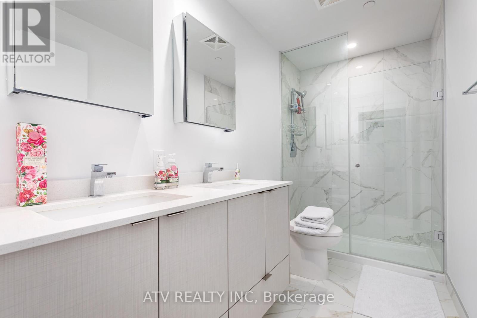 1810 - 1926 Lake Shore Boulevard W, Toronto, Ontario  M6S 1A1 - Photo 17 - W12441878
