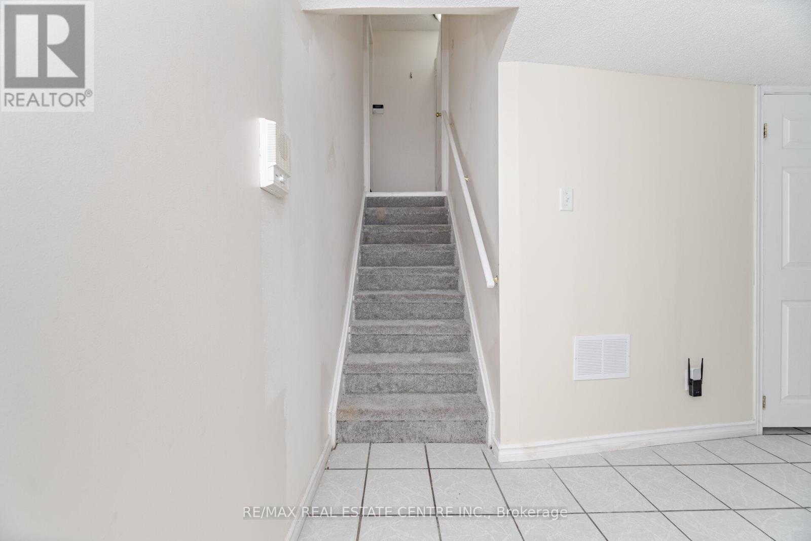 2931 Gardenview Crescent, Mississauga, Ontario  L5M 5T3 - Photo 30 - W12381796