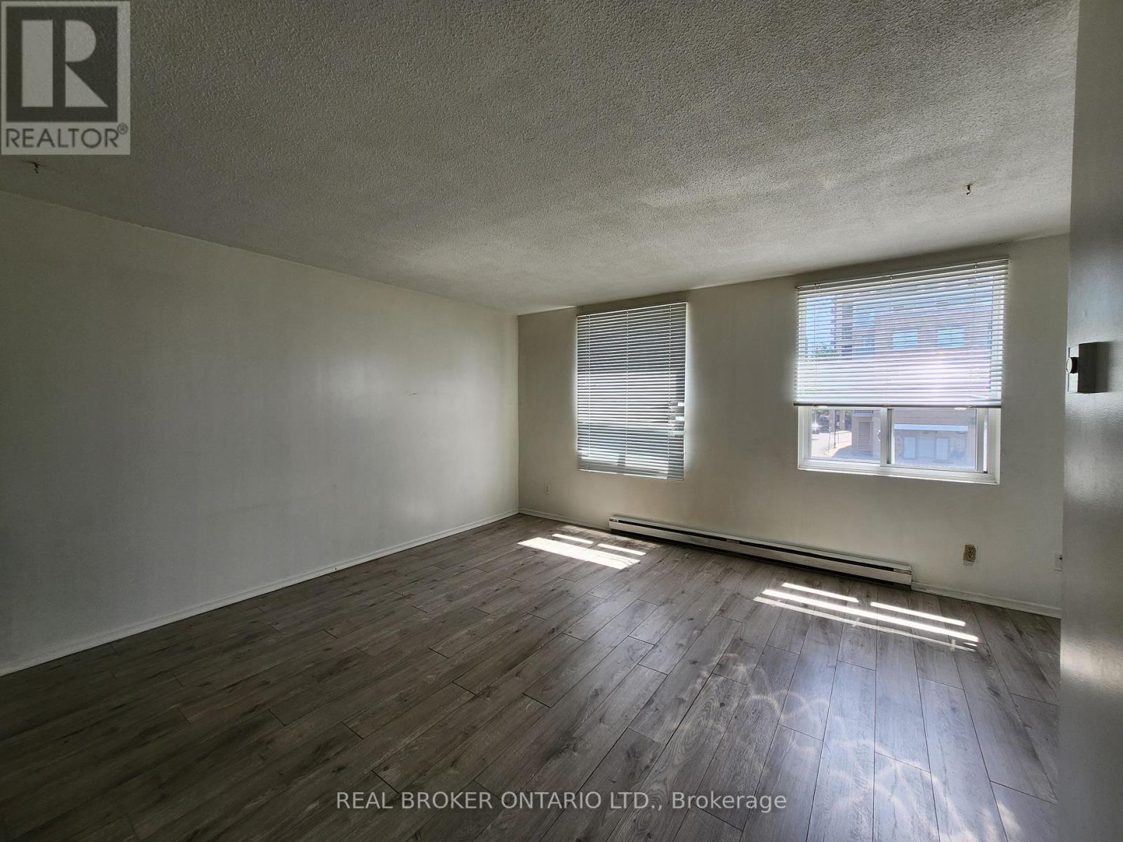 5130 Dundas Street W, Toronto, Ontario  M9A 1C2 - Photo 15 - W12294621
