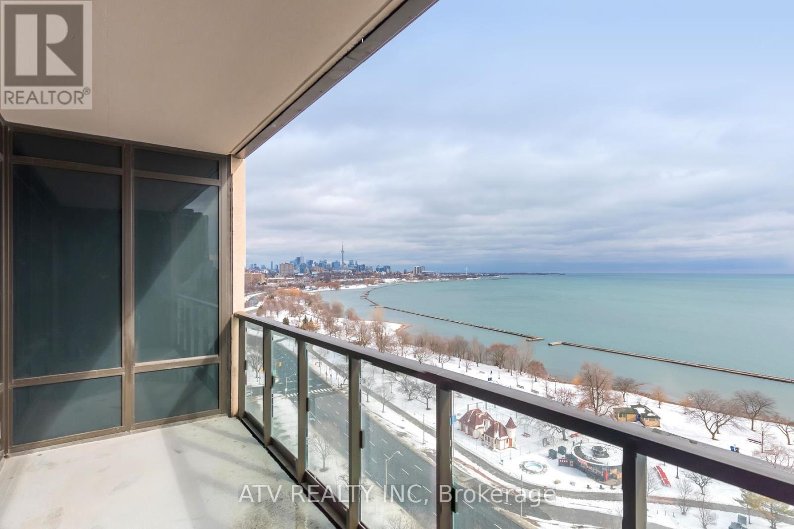 1810 - 1926 Lake Shore Boulevard W, Toronto, Ontario  M6S 1A1 - Photo 3 - W12441878