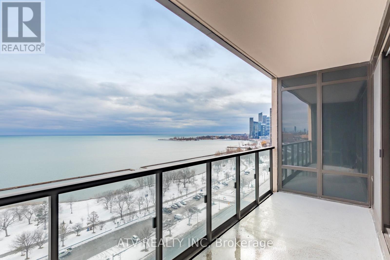 1810 - 1926 Lake Shore Boulevard W, Toronto, Ontario  M6S 1A1 - Photo 4 - W12441878