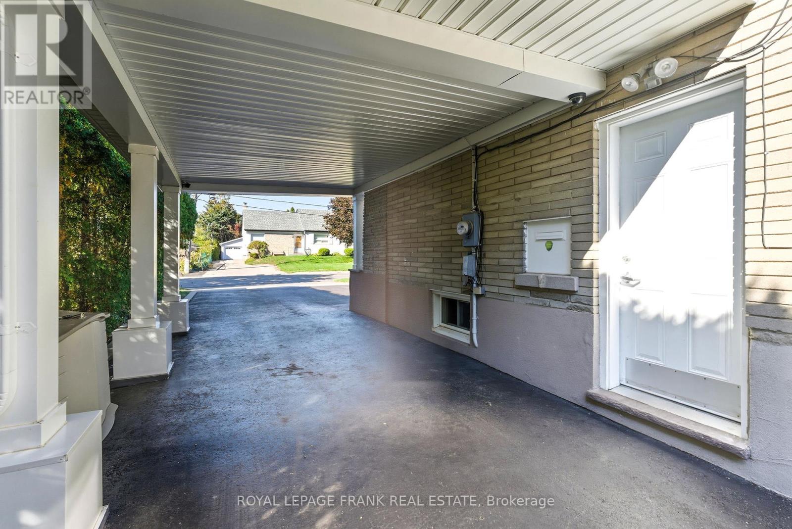 131 Jones Avenue, Oshawa, Ontario  L1G 3A3 - Photo 3 - E12442241