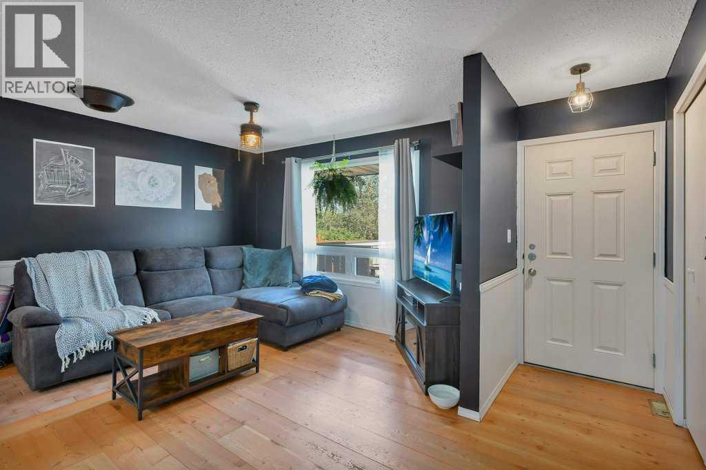 101 Lakeview Avenue, Gull Lake, Alberta  T4L 2N1 - Photo 12 - A2252686