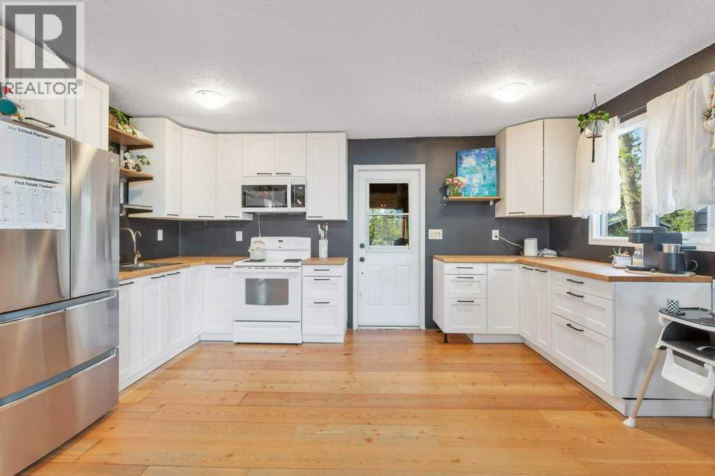 101 Lakeview Avenue, Gull Lake, Alberta  T4L 2N1 - Photo 7 - A2252686