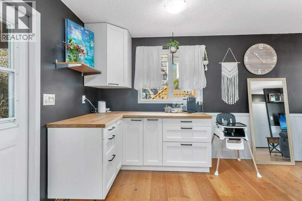 101 Lakeview Avenue, Gull Lake, Alberta  T4L 2N1 - Photo 9 - A2252686