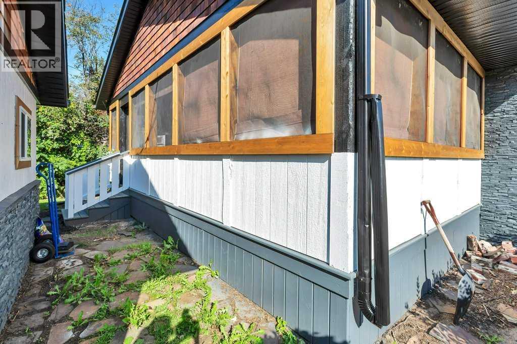 101 Lakeview Avenue, Gull Lake, Alberta  T4L 2N1 - Photo 4 - A2252686