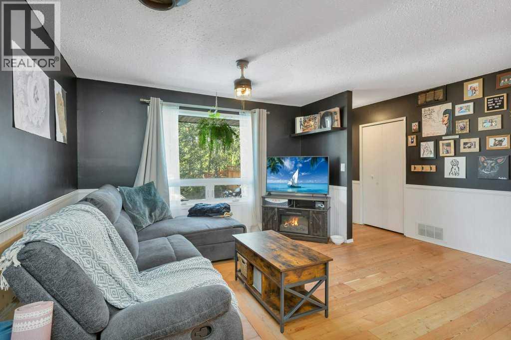 101 Lakeview Avenue, Gull Lake, Alberta  T4L 2N1 - Photo 11 - A2252686