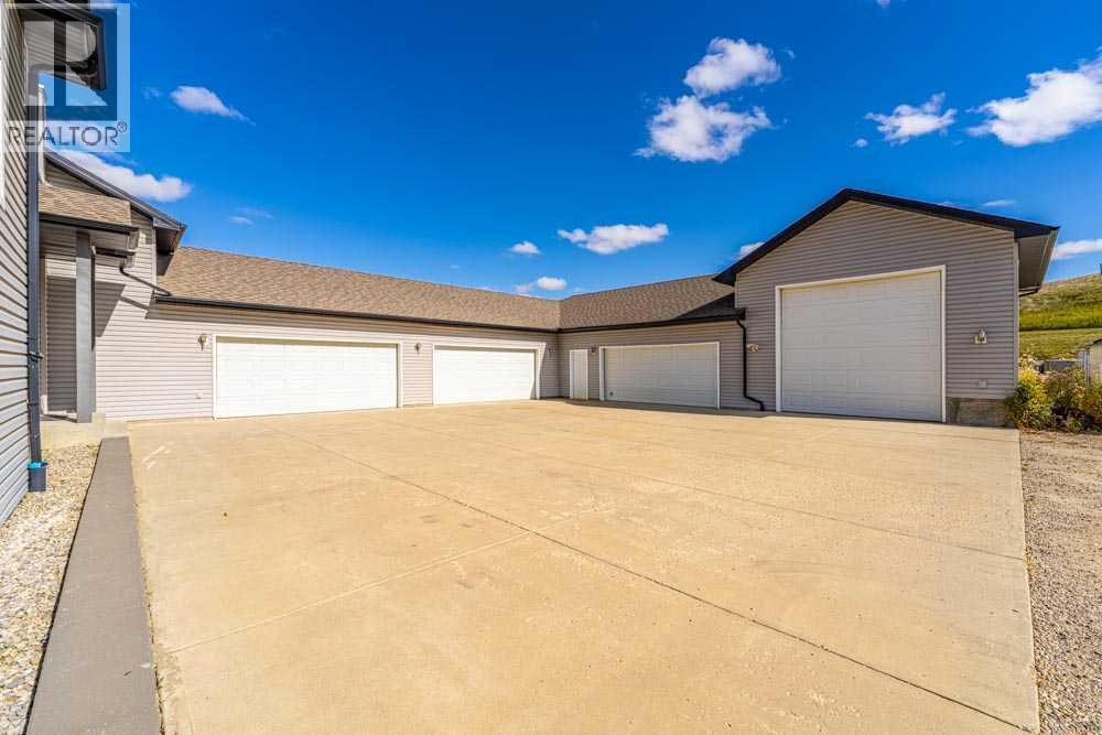 88 Sharp Hill Drive, Rural Rocky View County, Alberta  T4A 0P4 - Photo 4 - A2259077