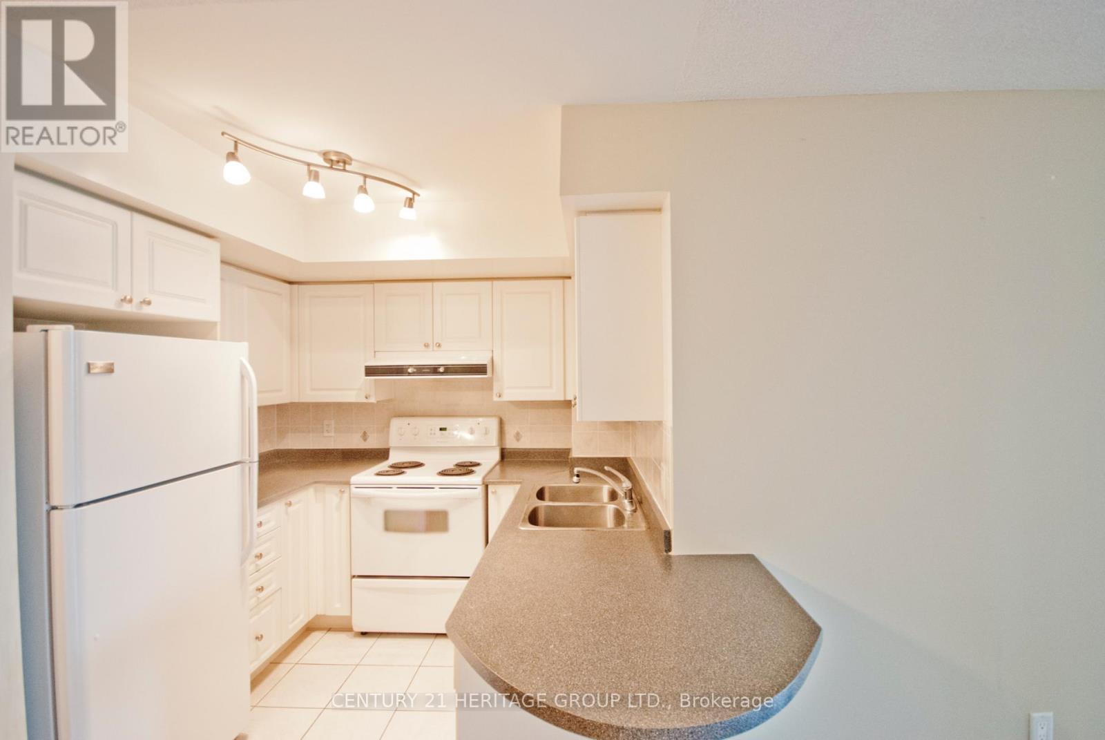 409 - 17 Barberry Place, Toronto, Ontario  M2K 3E2 - Photo 5 - C12381698