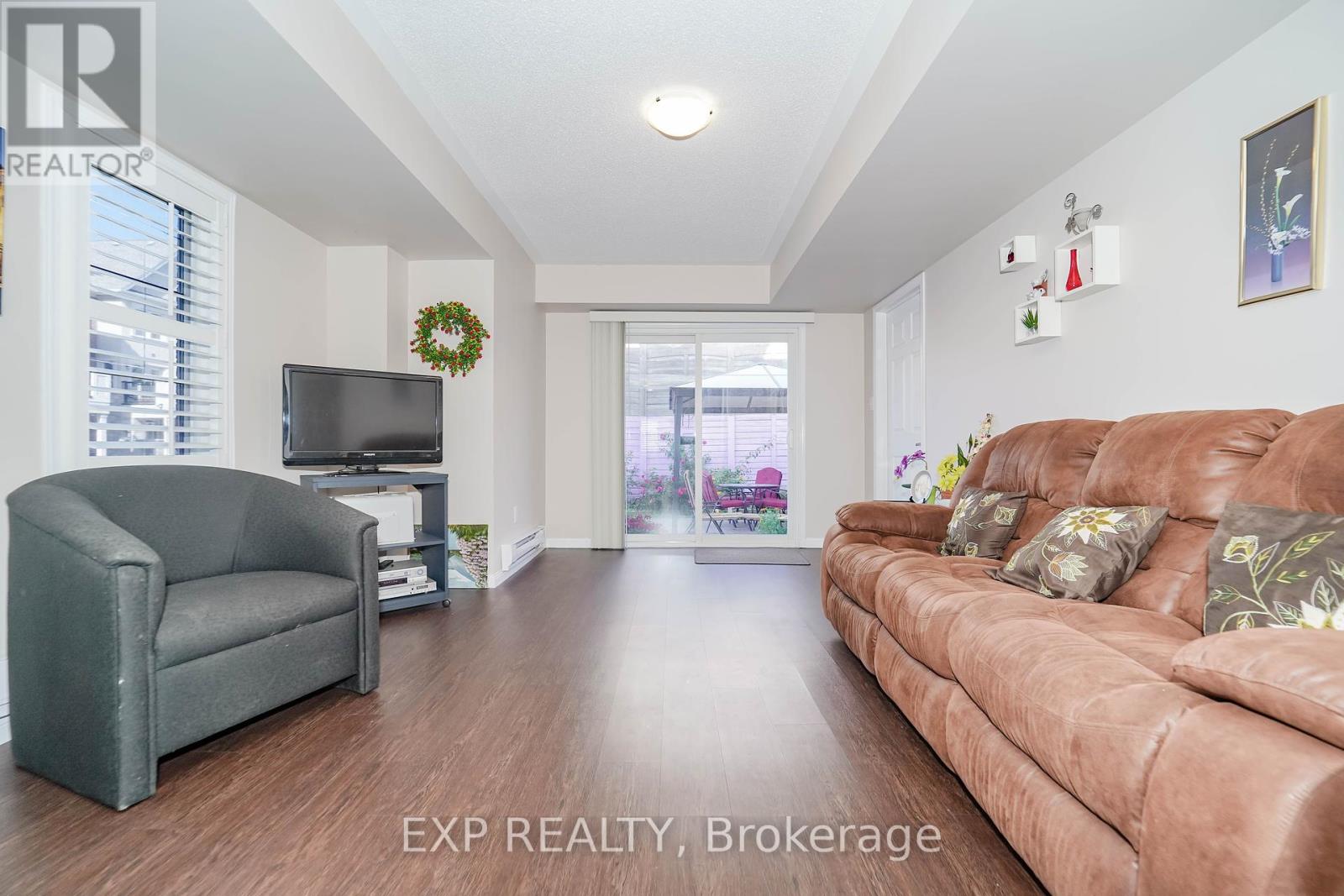 60 Deans Drive, Toronto (Clairlea-Birchmount), Ontario  M1L 0C1 - Photo 4 - E12441491