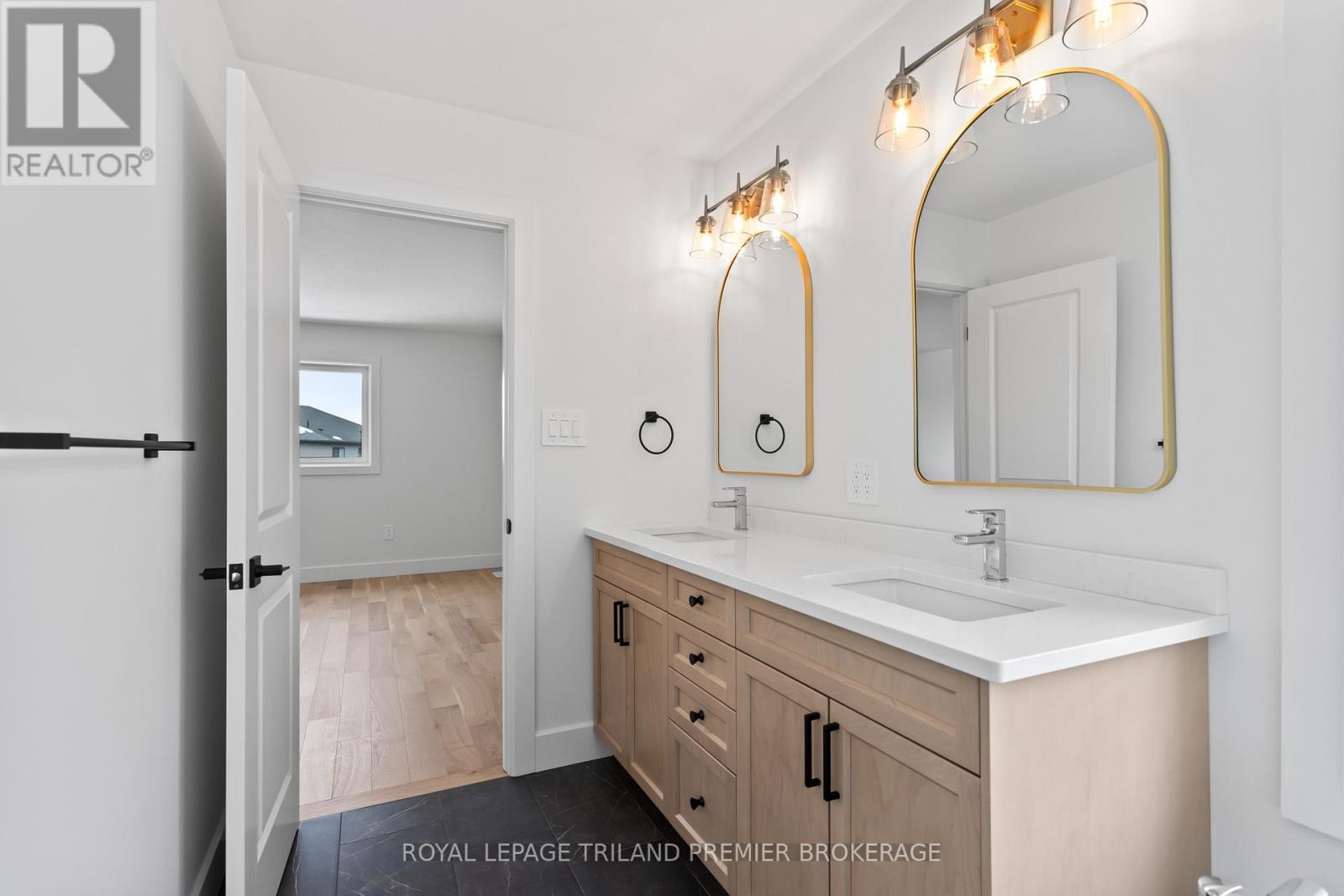 1378 Bush Hill Link, London North (North S), Ontario  N6G 0X6 - Photo 21 - X12442328