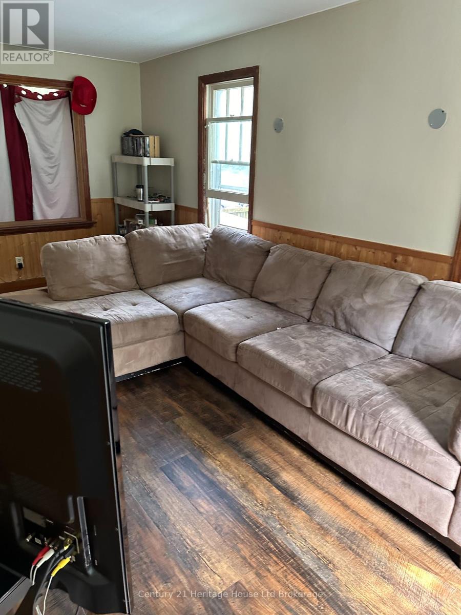 64 Frederick Street, Woodstock, Ontario  N4S 7W1 - Photo 2 - X12388208
