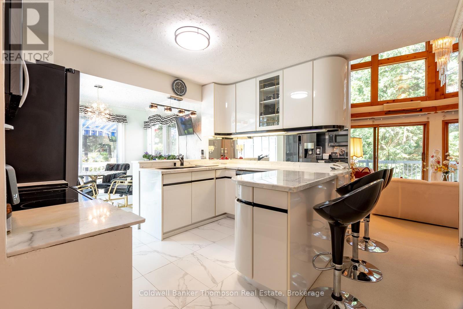 124 Hutcheson Beach Road, Huntsville, Ontario  P1H 1N4 - Photo 10 - X12442306