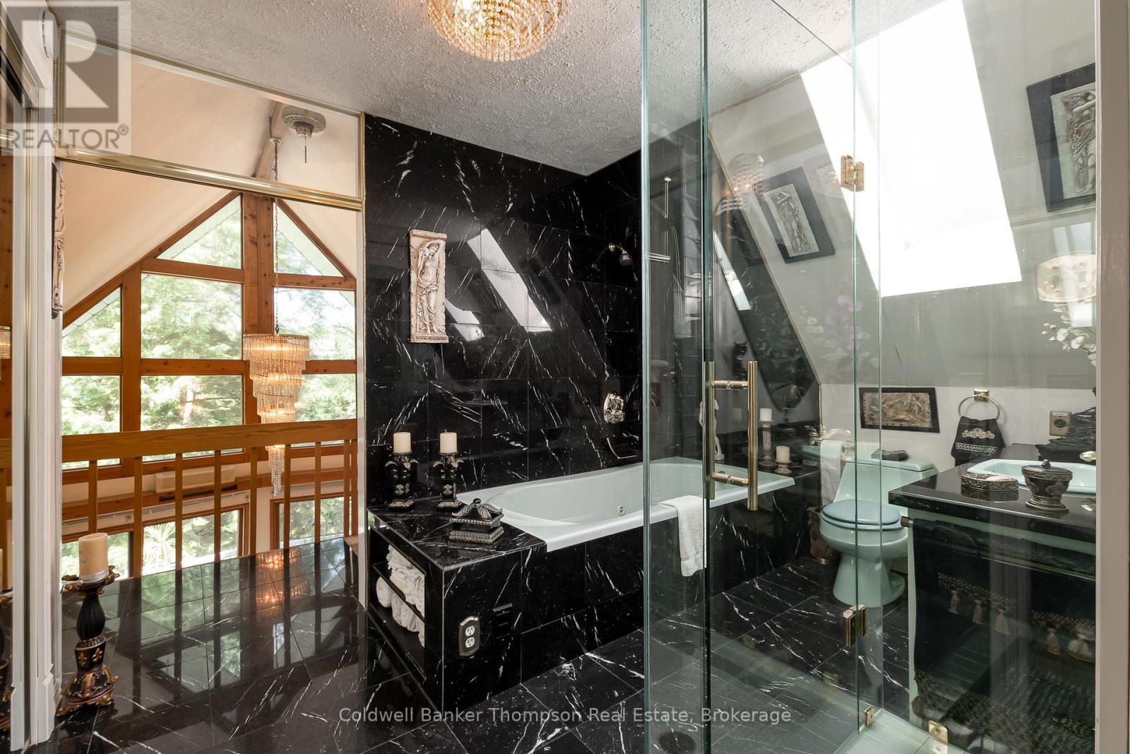 124 Hutcheson Beach Road, Huntsville, Ontario  P1H 1N4 - Photo 18 - X12442306