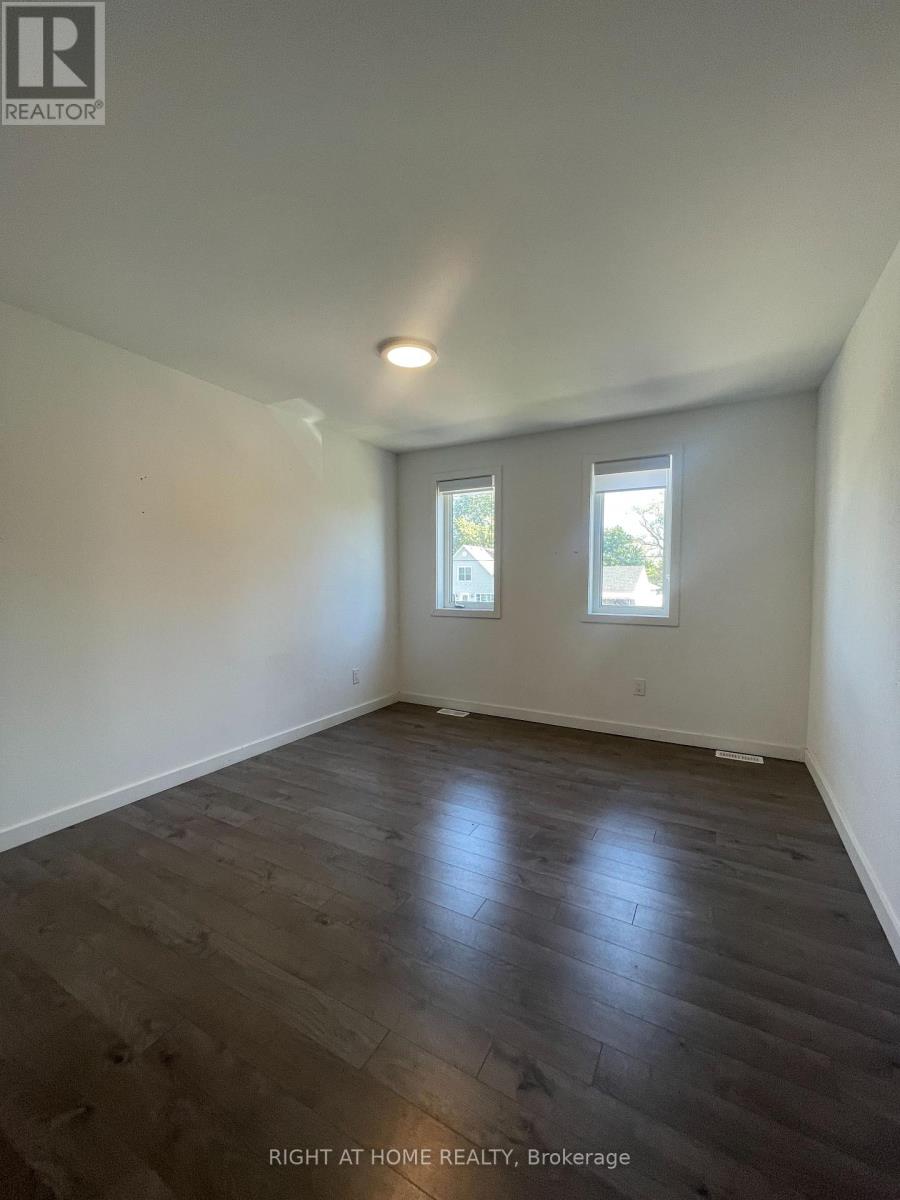 400 Alberta Street, Welland (Lincoln/crowland), Ontario  L3B 0K5 - Photo 13 - X12442180