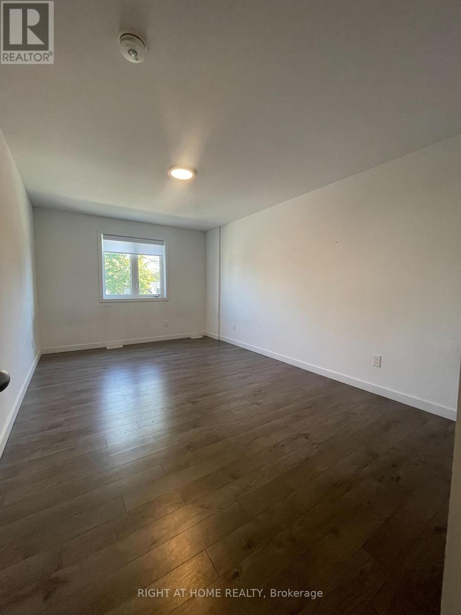 400 Alberta Street, Welland (Lincoln/crowland), Ontario  L3B 0K5 - Photo 20 - X12442180