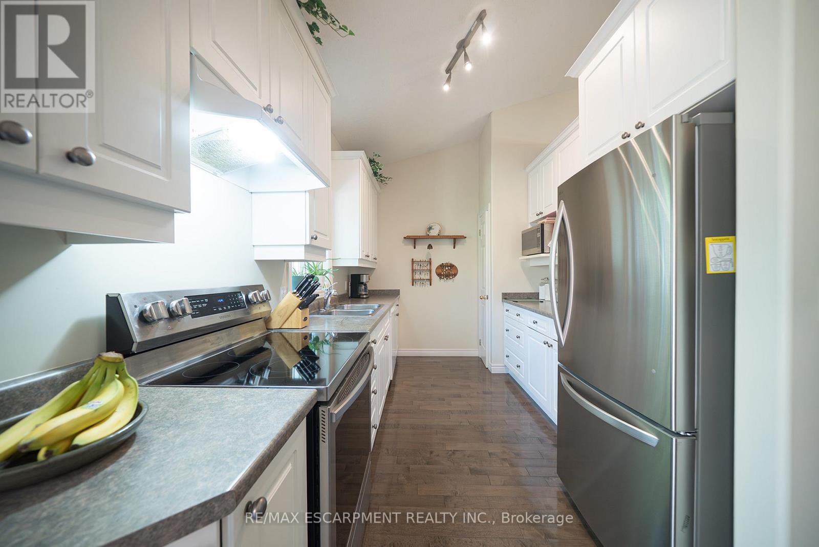 8 - 24 Hardy Road, Brantford, Ontario  N3T 5K6 - Photo 14 - X12442223