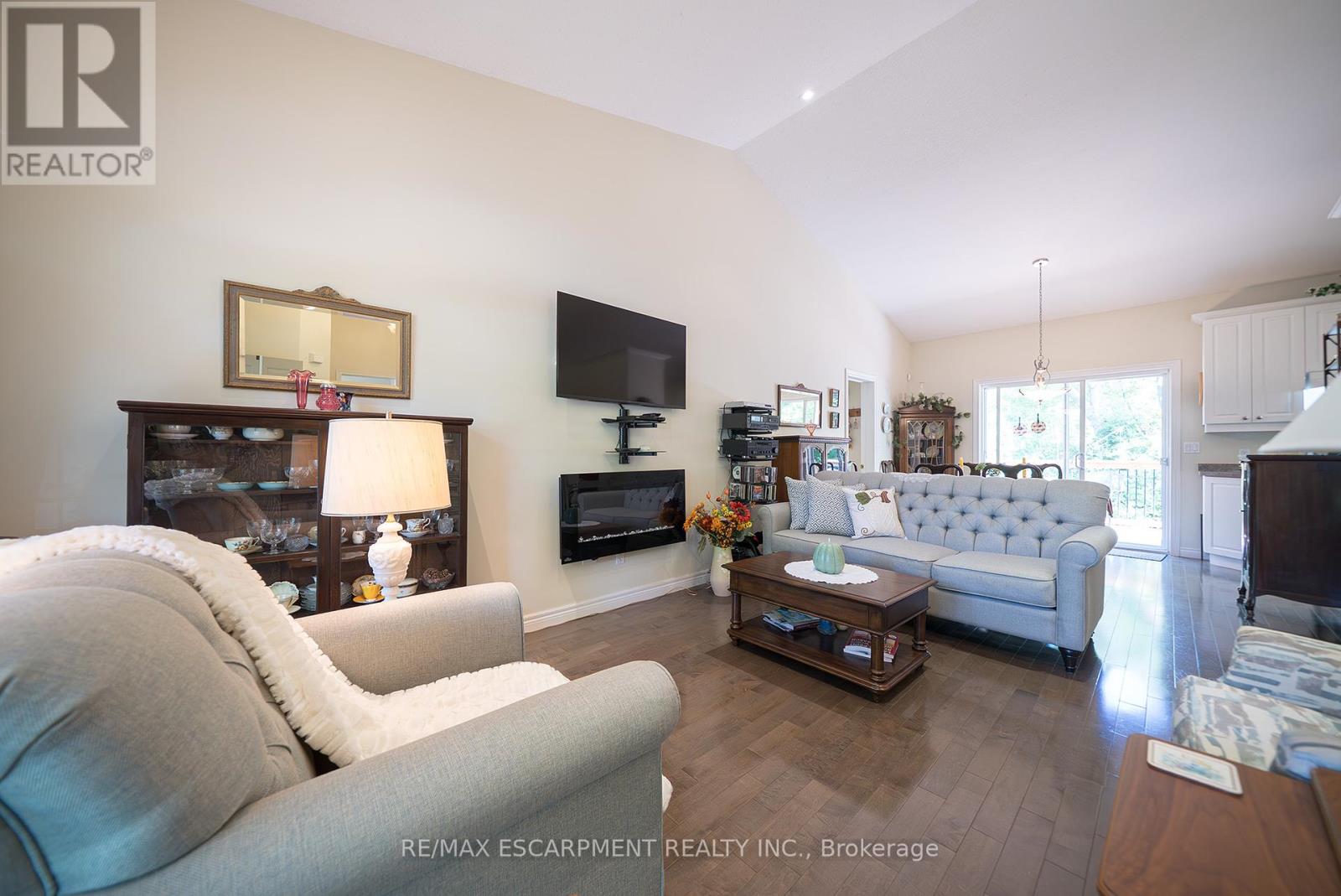 8 - 24 Hardy Road, Brantford, Ontario  N3T 5K6 - Photo 5 - X12442223