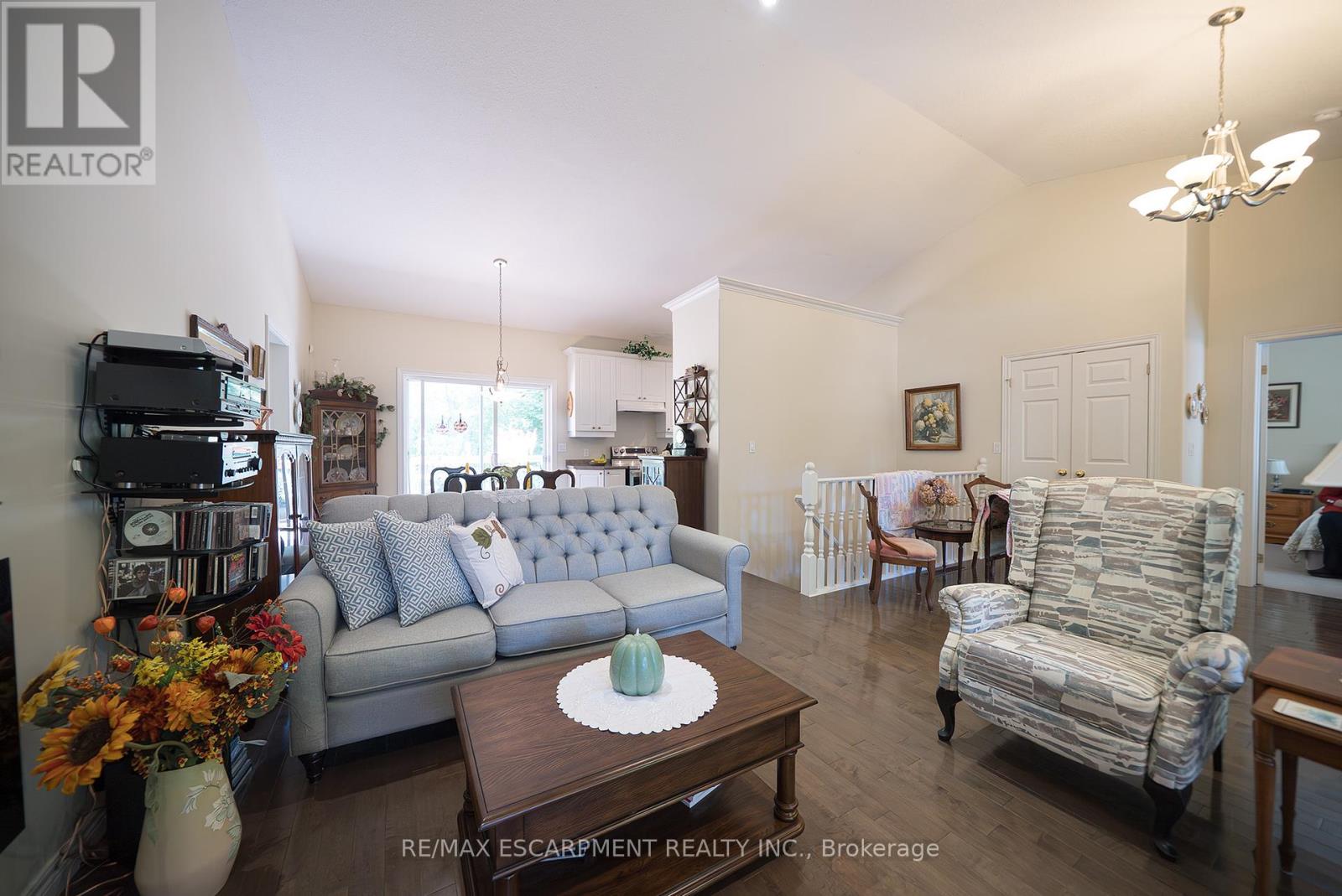 8 - 24 Hardy Road, Brantford, Ontario  N3T 5K6 - Photo 6 - X12442223