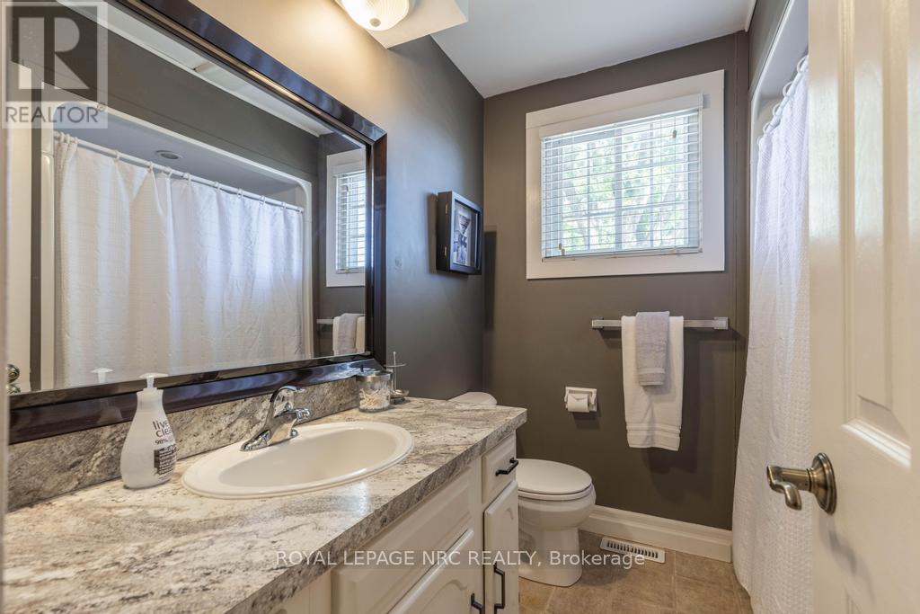 4510 Mitchell Avenue, Niagara Falls (Morrison), Ontario  L2E 6R7 - Photo 17 - X12442231