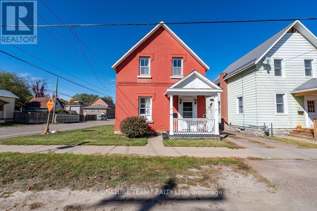 201 WELLAND STREET, Pembroke, Ontario