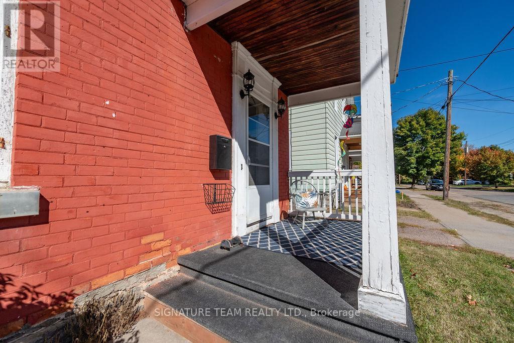 201 Welland Street, Pembroke, Ontario  K8A 5Y2 - Photo 8 - X12442274