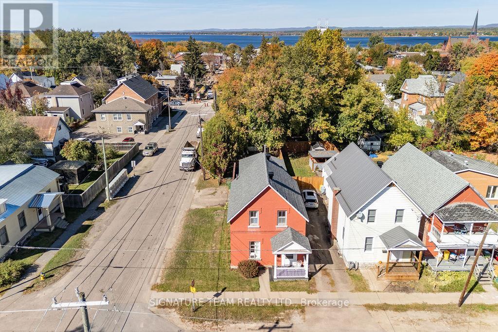 201 Welland Street, Pembroke, Ontario  K8A 5Y2 - Photo 9 - X12442274