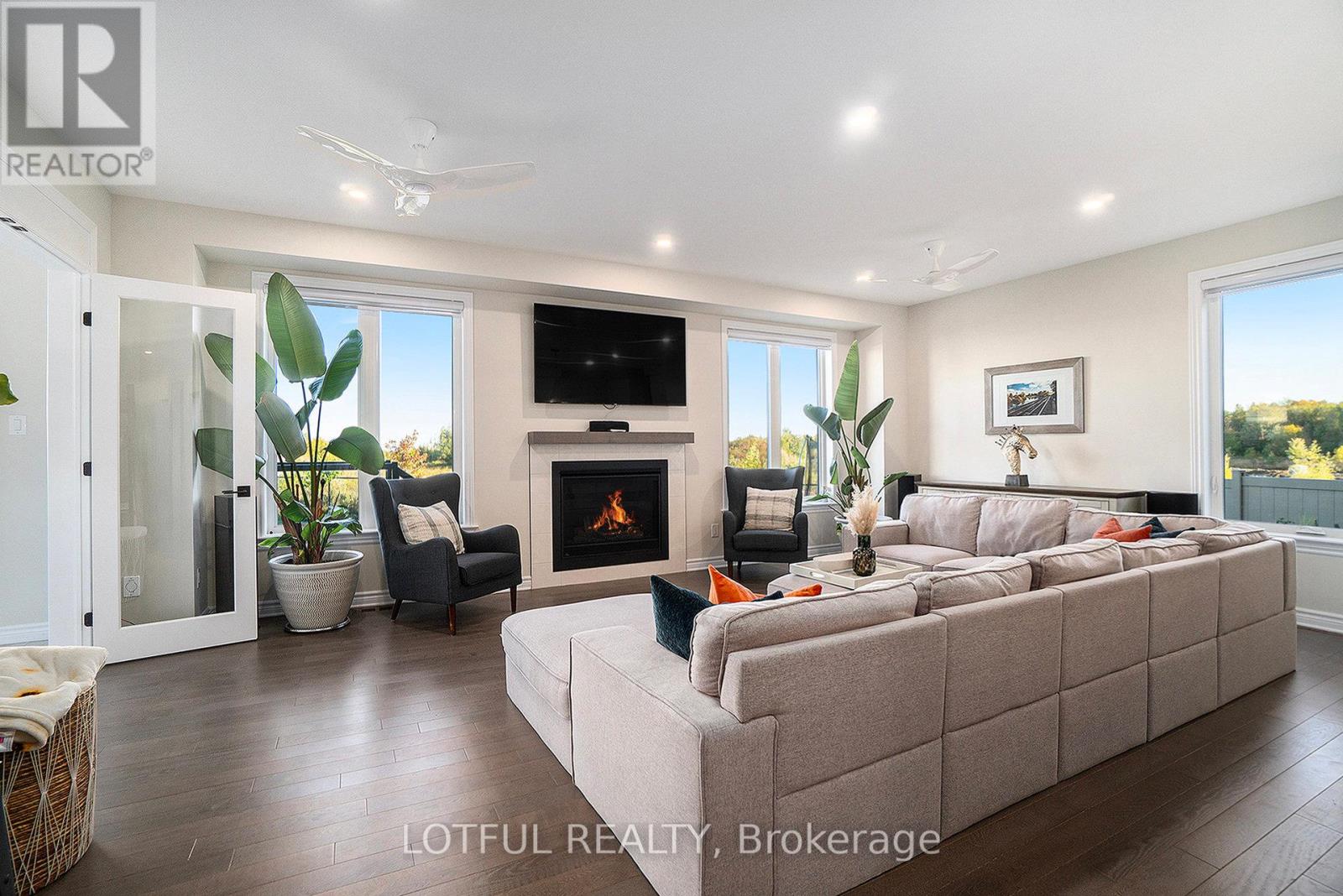 71 Aridus Crescent, Ottawa, Ontario  K2S 2L3 - Photo 12 - X12442322
