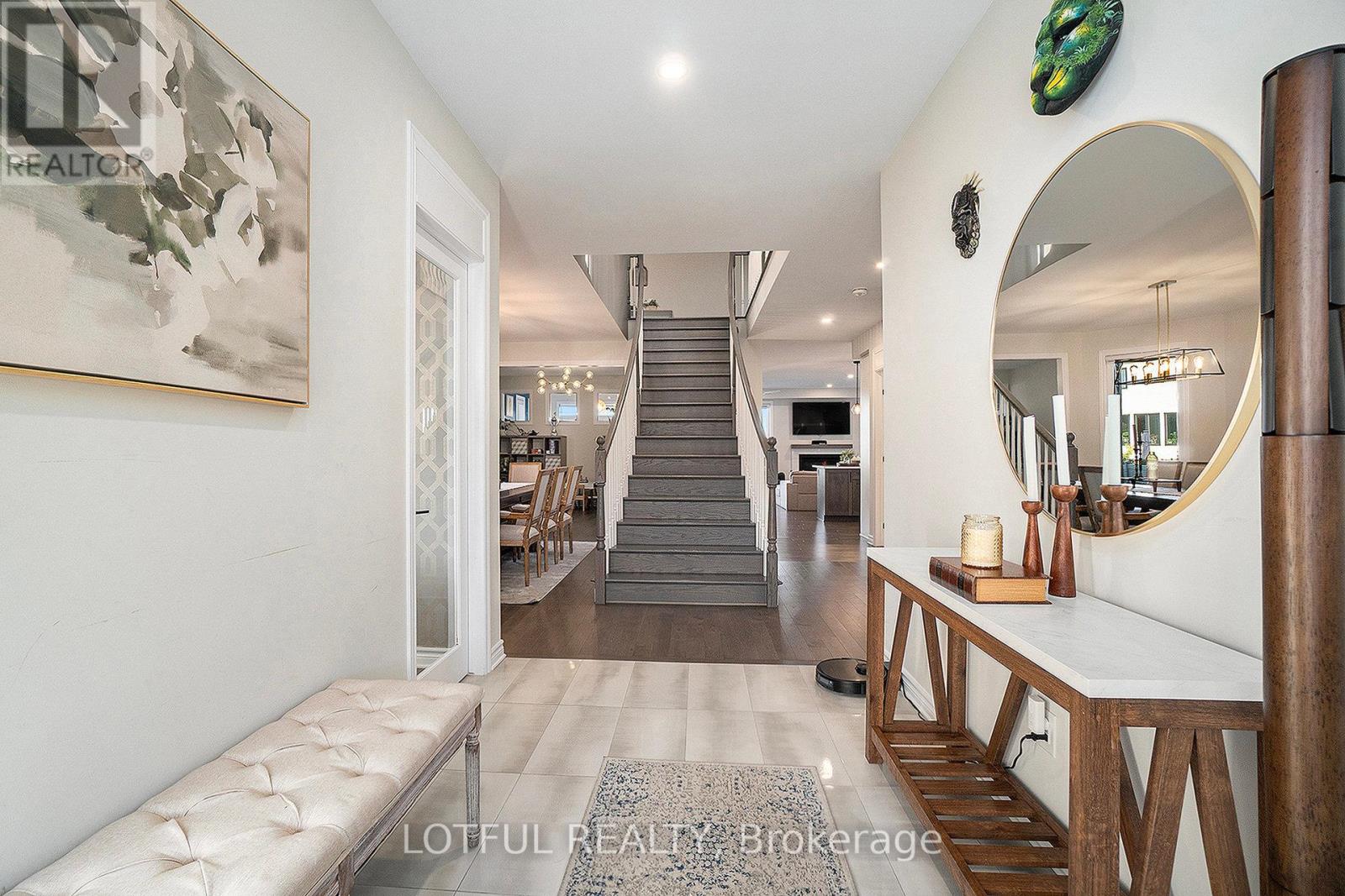 71 Aridus Crescent, Ottawa, Ontario  K2S 2L3 - Photo 4 - X12442322