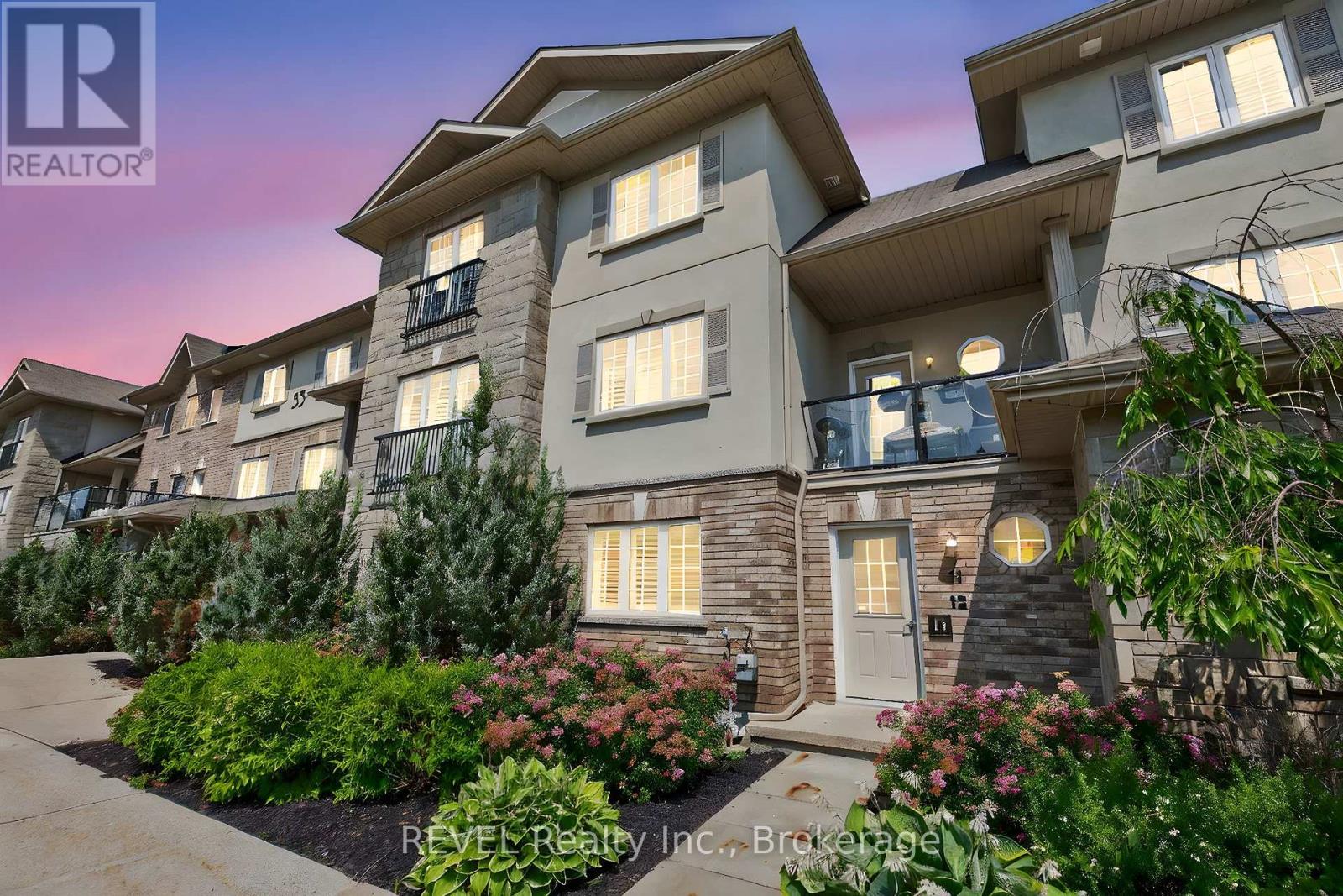 11 - 53 Ferndale Drive S, Barrie (Ardagh), Ontario  L4N 5W9 - Photo 1 - S12442308