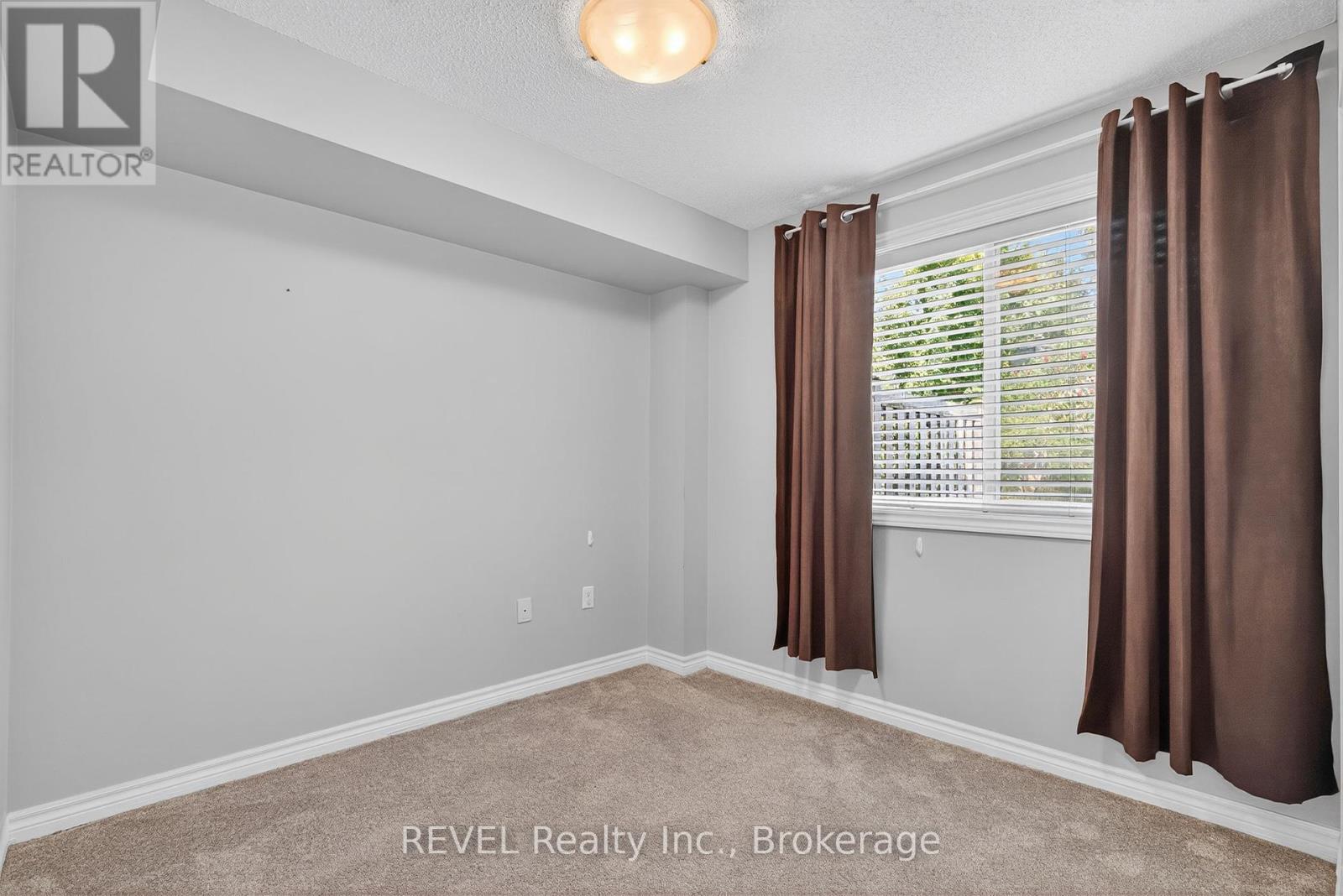 11 - 53 Ferndale Drive S, Barrie (Ardagh), Ontario  L4N 5W9 - Photo 10 - S12442308