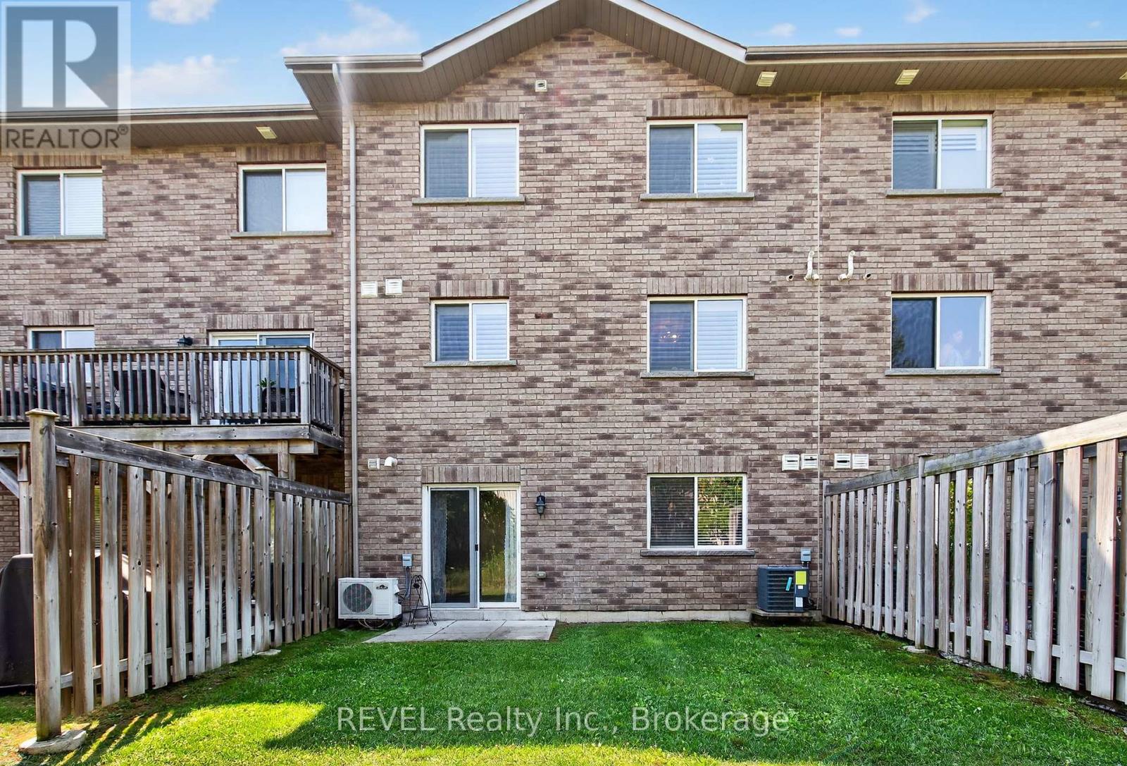 11 - 53 Ferndale Drive S, Barrie (Ardagh), Ontario  L4N 5W9 - Photo 18 - S12442308