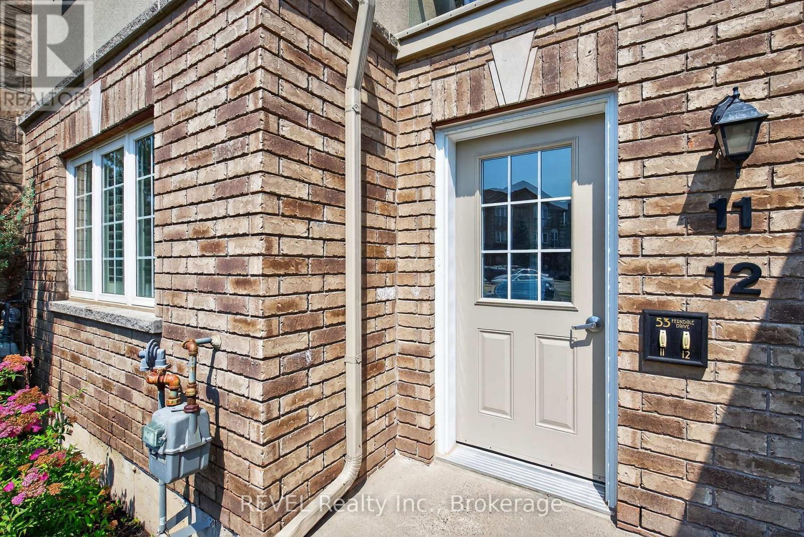 11 - 53 Ferndale Drive S, Barrie (Ardagh), Ontario  L4N 5W9 - Photo 2 - S12442308