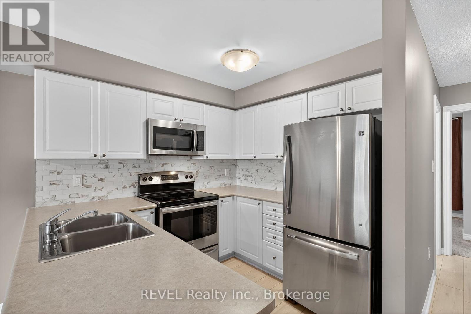 11 - 53 Ferndale Drive S, Barrie (Ardagh), Ontario  L4N 5W9 - Photo 5 - S12442308