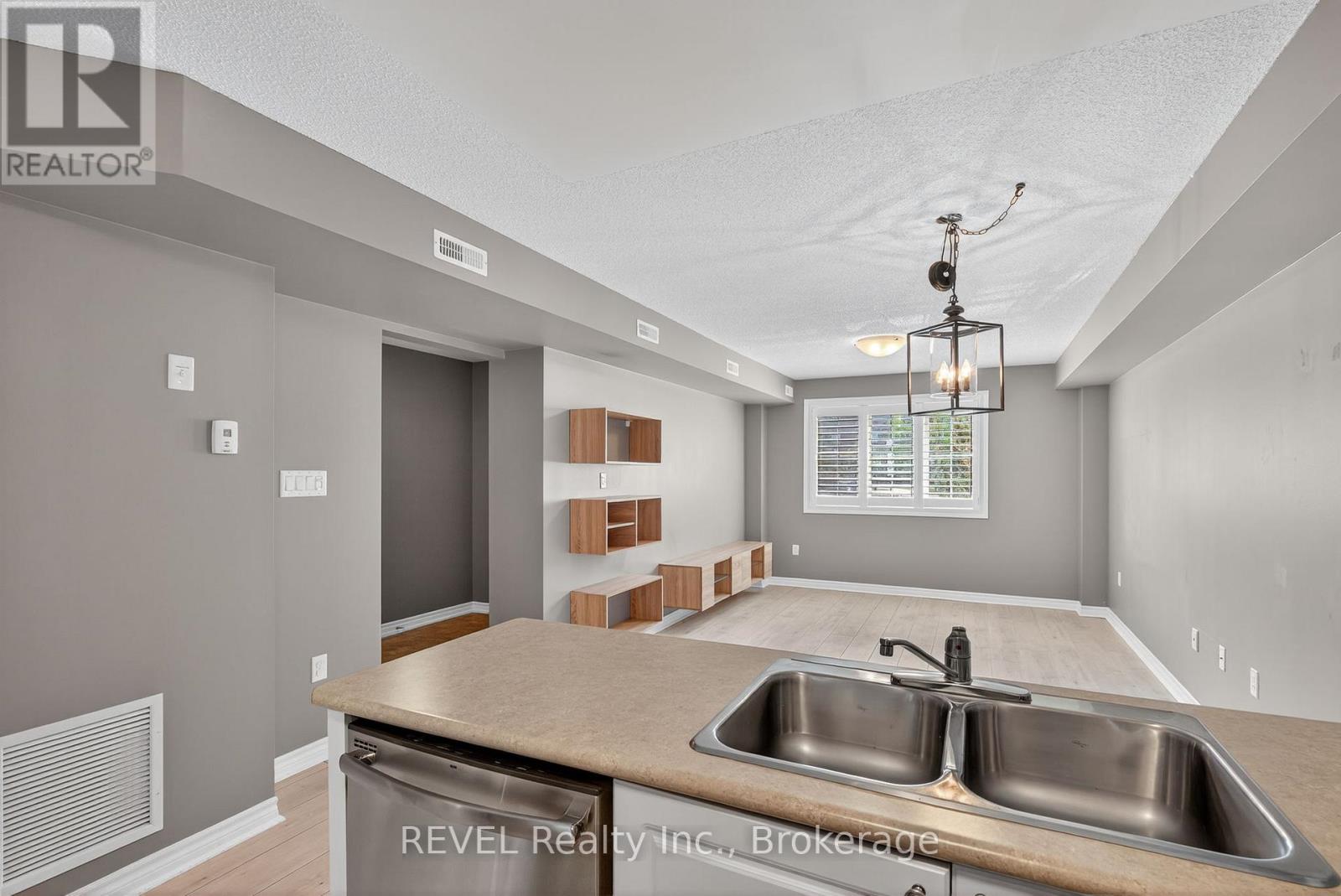 11 - 53 Ferndale Drive S, Barrie (Ardagh), Ontario  L4N 5W9 - Photo 6 - S12442308
