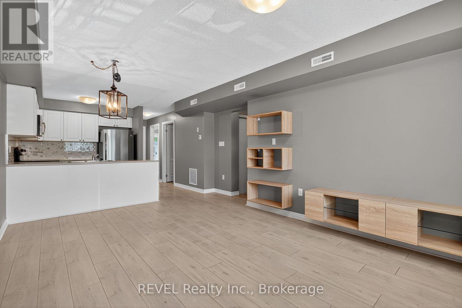 11 - 53 Ferndale Drive S, Barrie (Ardagh), Ontario  L4N 5W9 - Photo 8 - S12442308