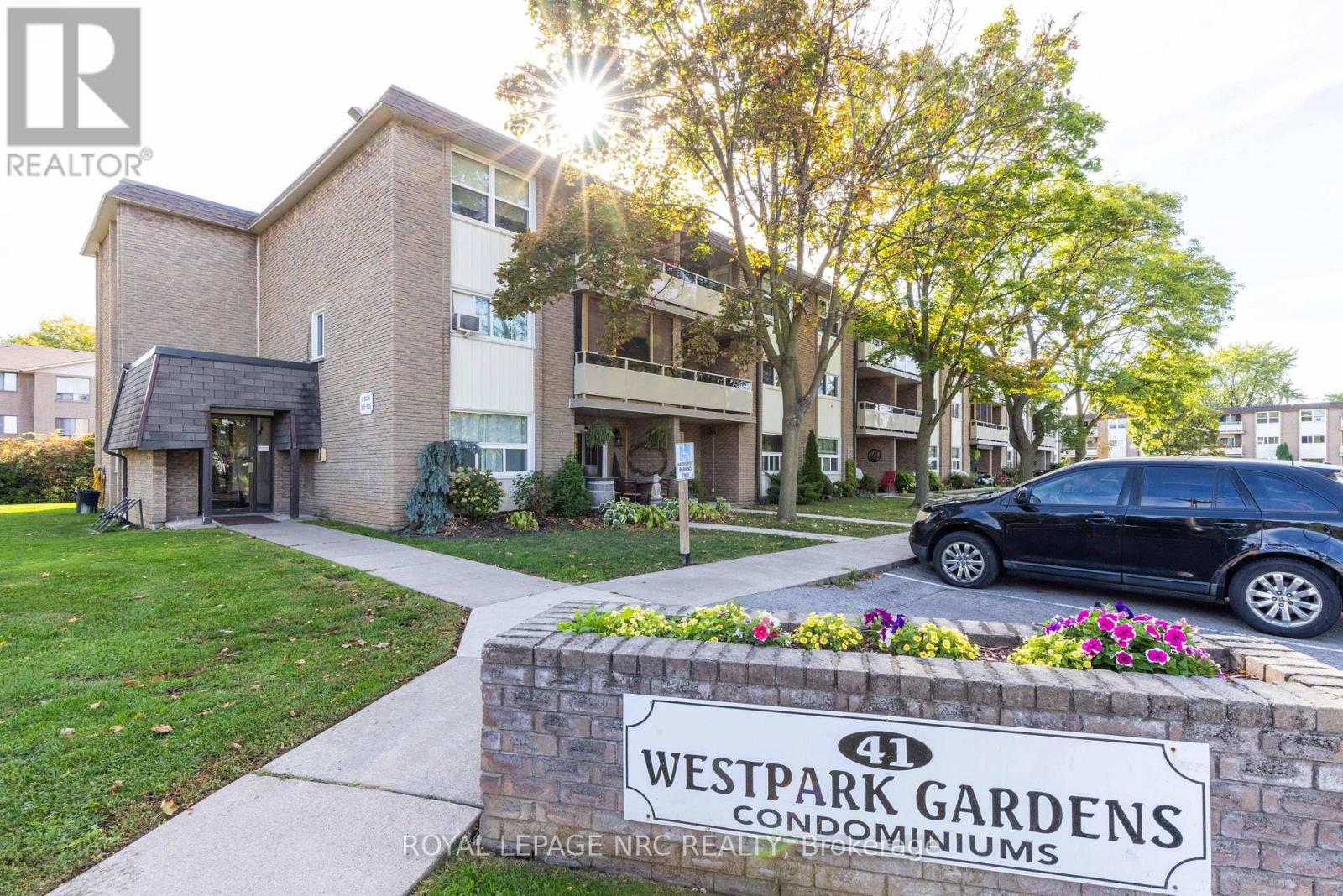 207 - 41 Rykert Street, St. Catharines (Western Hill), Ontario  L2S 3A4 - Photo 1 - X12442269