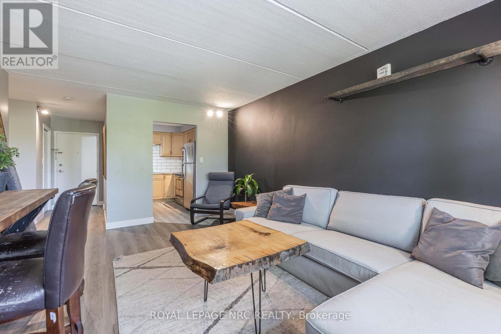 207 - 41 Rykert Street, St. Catharines (Western Hill), Ontario  L2S 3A4 - Photo 4 - X12442269