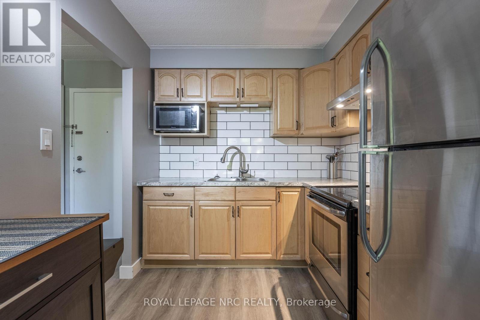 207 - 41 Rykert Street, St. Catharines (Western Hill), Ontario  L2S 3A4 - Photo 6 - X12442269