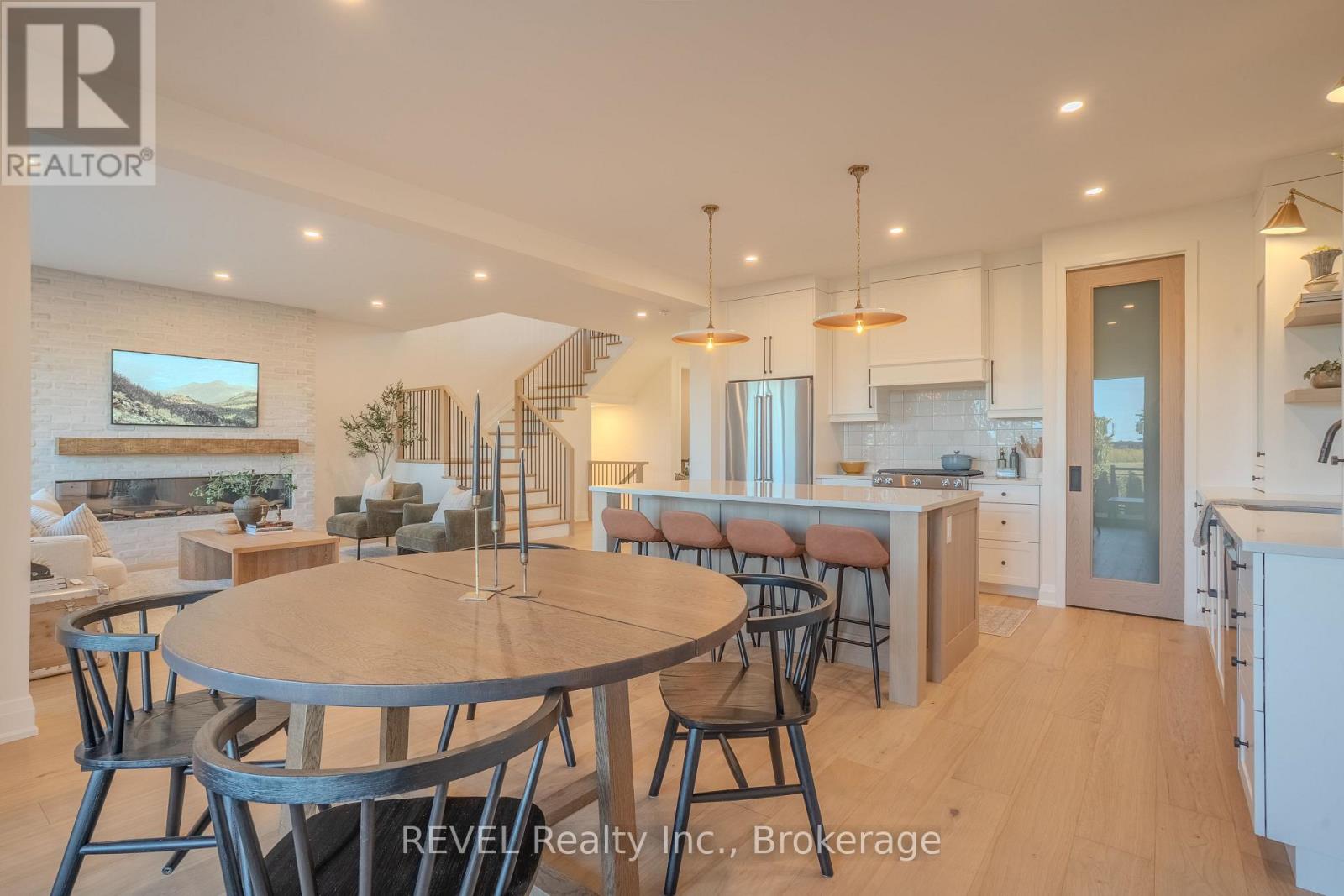 21 Arsenault Crescent, Pelham (Fonthill), Ontario  L0S 1E1 - Photo 12 - X12442291