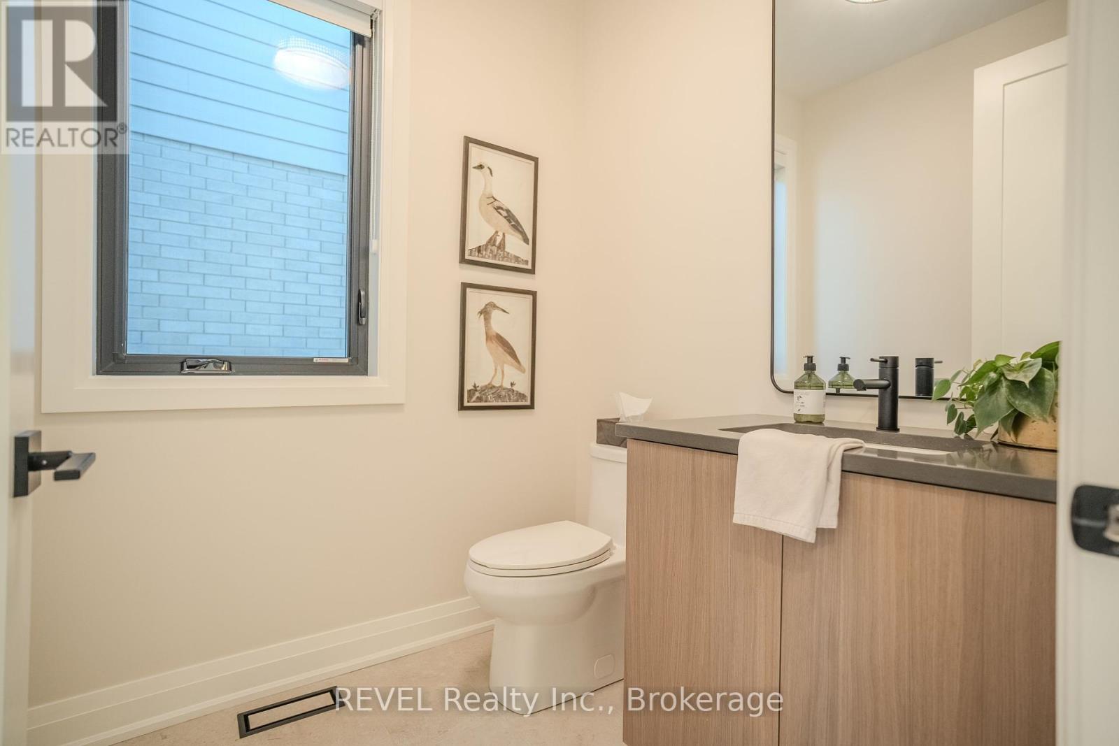 21 Arsenault Crescent, Pelham (Fonthill), Ontario  L0S 1E1 - Photo 17 - X12442291