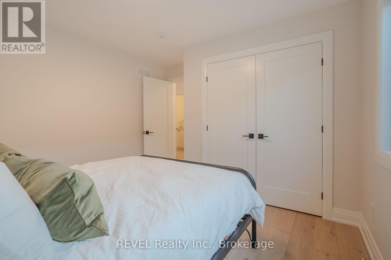 21 Arsenault Crescent, Pelham (Fonthill), Ontario  L0S 1E1 - Photo 25 - X12442291