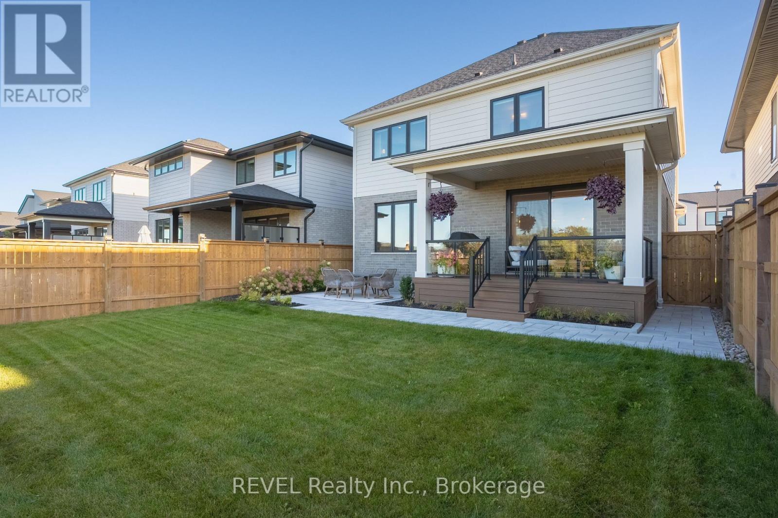 21 Arsenault Crescent, Pelham (Fonthill), Ontario  L0S 1E1 - Photo 41 - X12442291