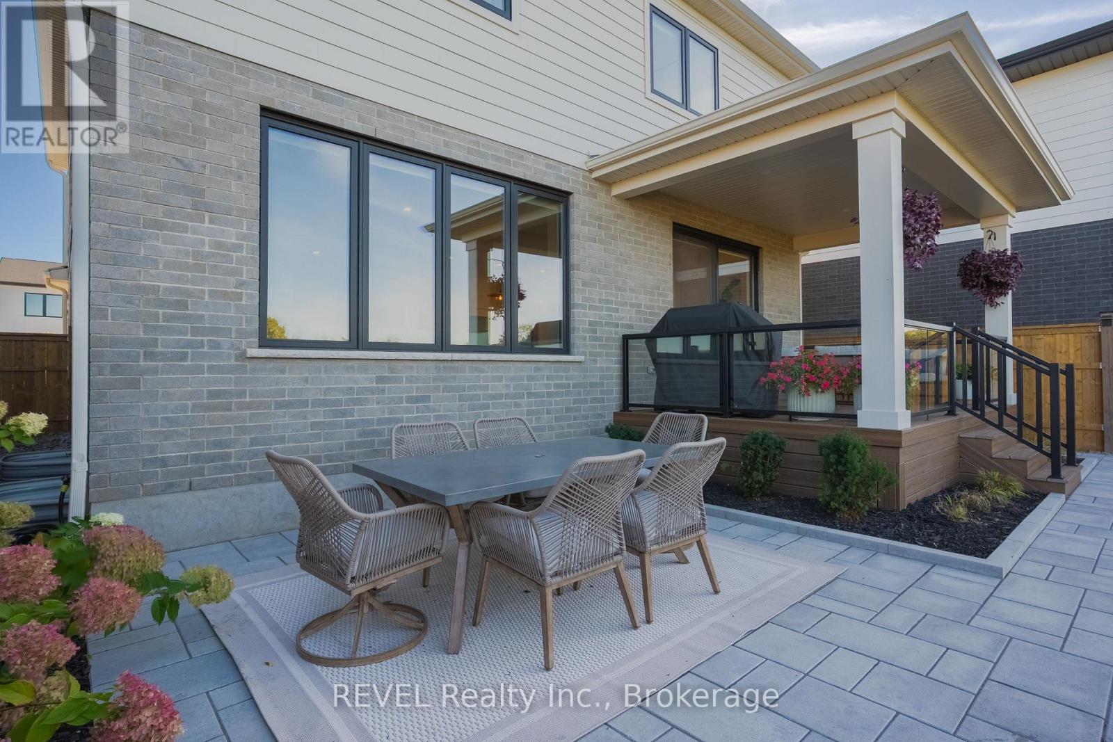 21 Arsenault Crescent, Pelham (Fonthill), Ontario  L0S 1E1 - Photo 44 - X12442291